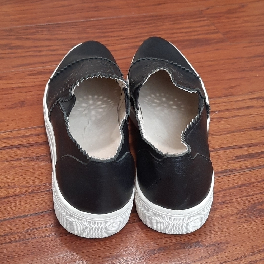 Seychelles Laser Cut Wheelhouse Slip On Sneakers - Picture 2 of 6